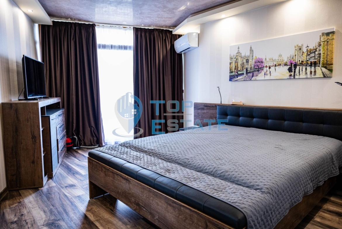 Тристаен обзаведен апартамент на първа линия в хотелски комплекс в к. к Слънчев бряг - 0