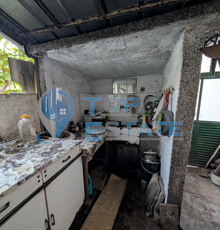 Едноетажна къща с лятна кухня и гараж в село Мерданя, област Велико Търново - 0