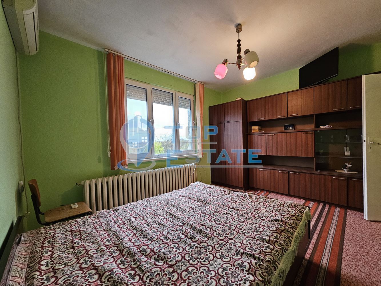 Двуетажна тухлена и обзаведена къща в село Хаджидимитрово-0 Двуетажна тухлена и обзаведена къща в село Хаджидимитрово - 0