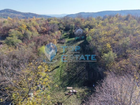 Парцел с променено предназначение за жилищно строителство в кв. Зона Б, град Велико Търново - 0