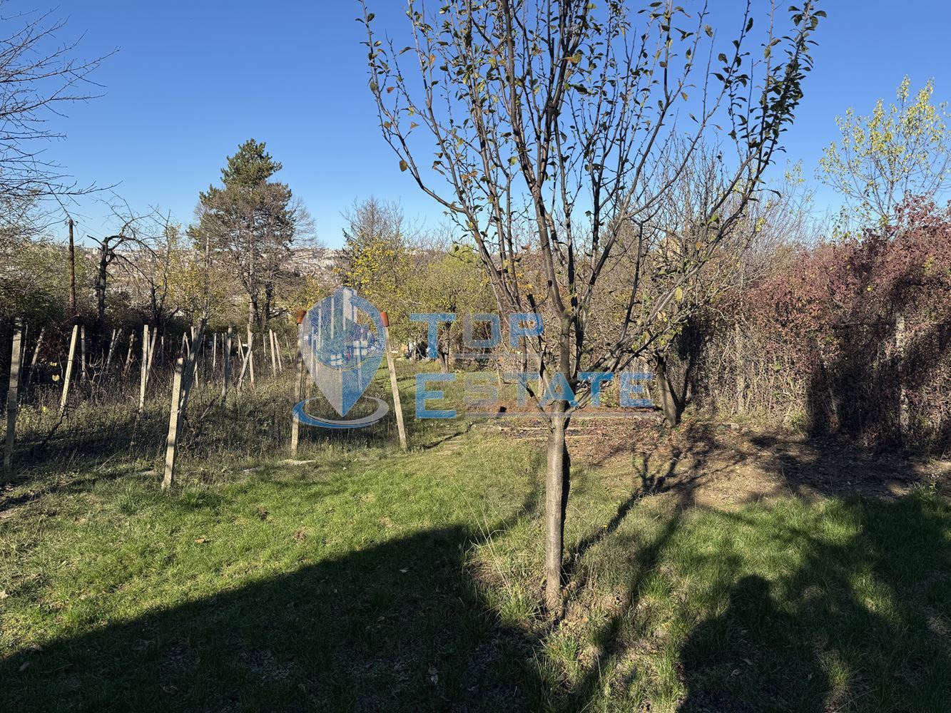 Парцел с променено предназначение за жилищно строителство в кв. Зона Б, град Велико Търново-0 Парцел с променено предназначение за жилищно строителство в кв. Зона Б, град Велико Търново - 0