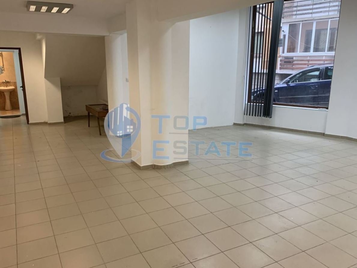 Търговско помещение в централната част на град Велико Търново.-0 Търговско помещение в централната част на град Велико Търново. - 0