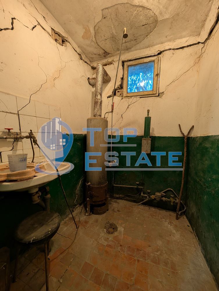 Едноетажна къща с лятна кухня и гараж в село Мерданя, област Велико Търново-0 Едноетажна къща с лятна кухня и гараж в село Мерданя, област Велико Търново - 0