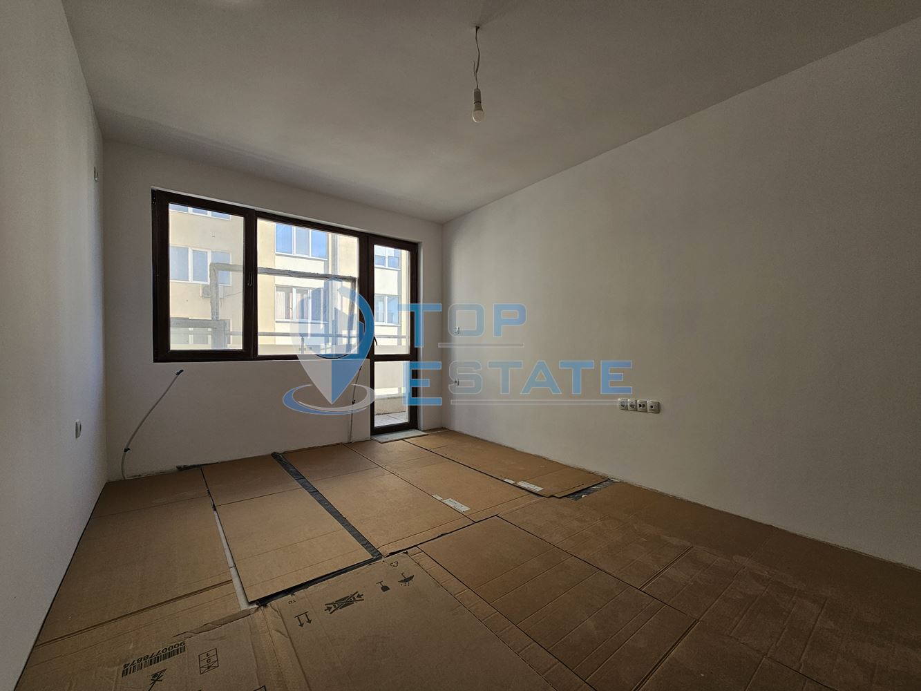 Двустаен тухлен апартамент ново строителство в квартал Бузлуджа, град Велико Търново - 0