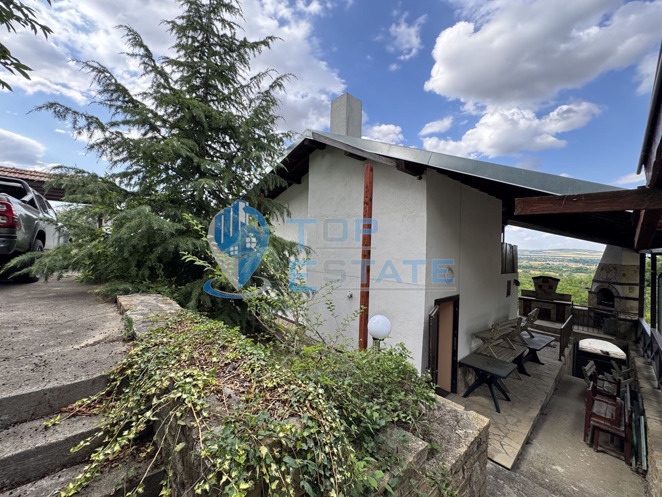 Къща с панорамна гледка във вилната зона на между град Бяла Черква и село Вишовград, област Велико Търново - 0