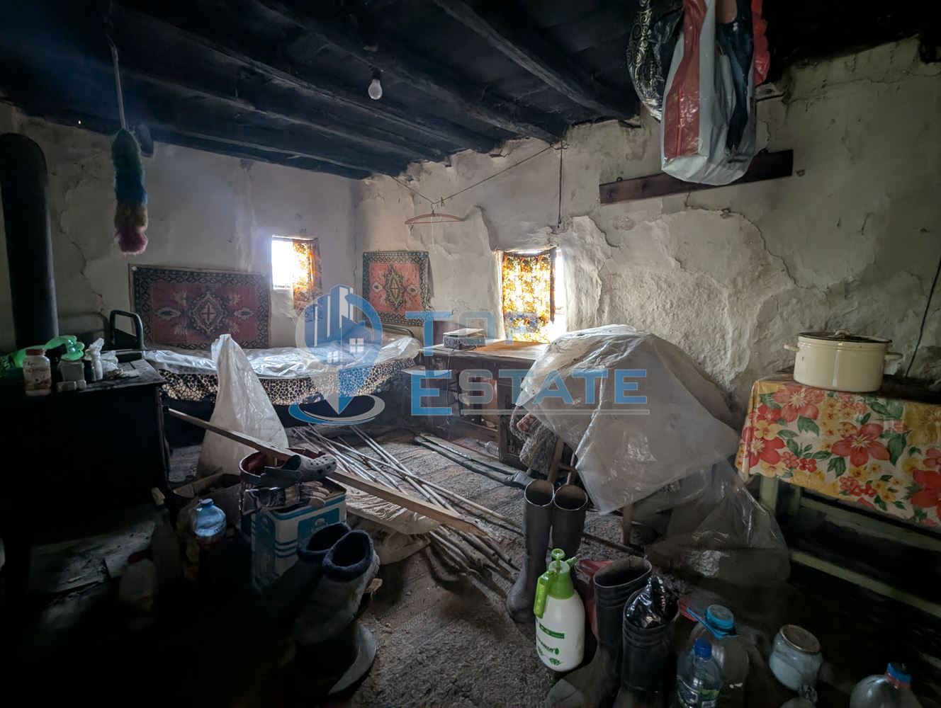 Голям парцел със стара къща в с. Балканци, общ. Стражица, обл. В.Търново-0 Голям парцел със стара къща в с. Балканци, общ. Стражица, обл. В.Търново - 0