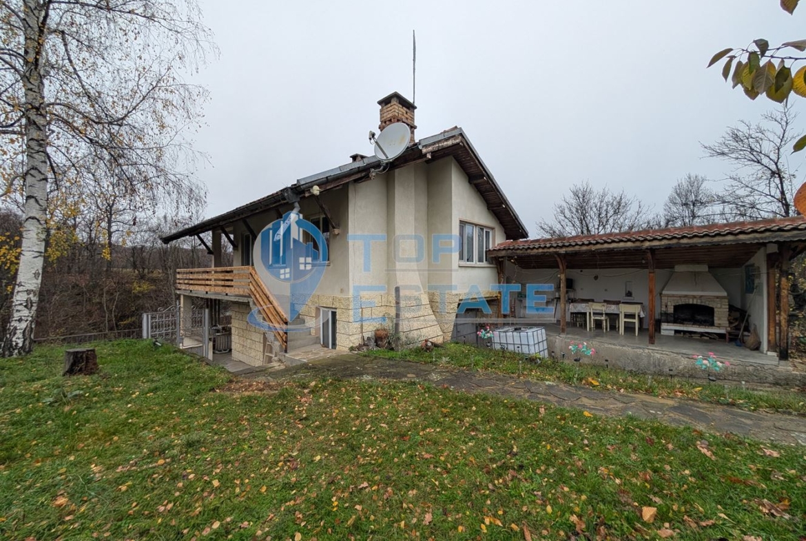 Двуетажна масивна вила до река в Еленския балкан - 0