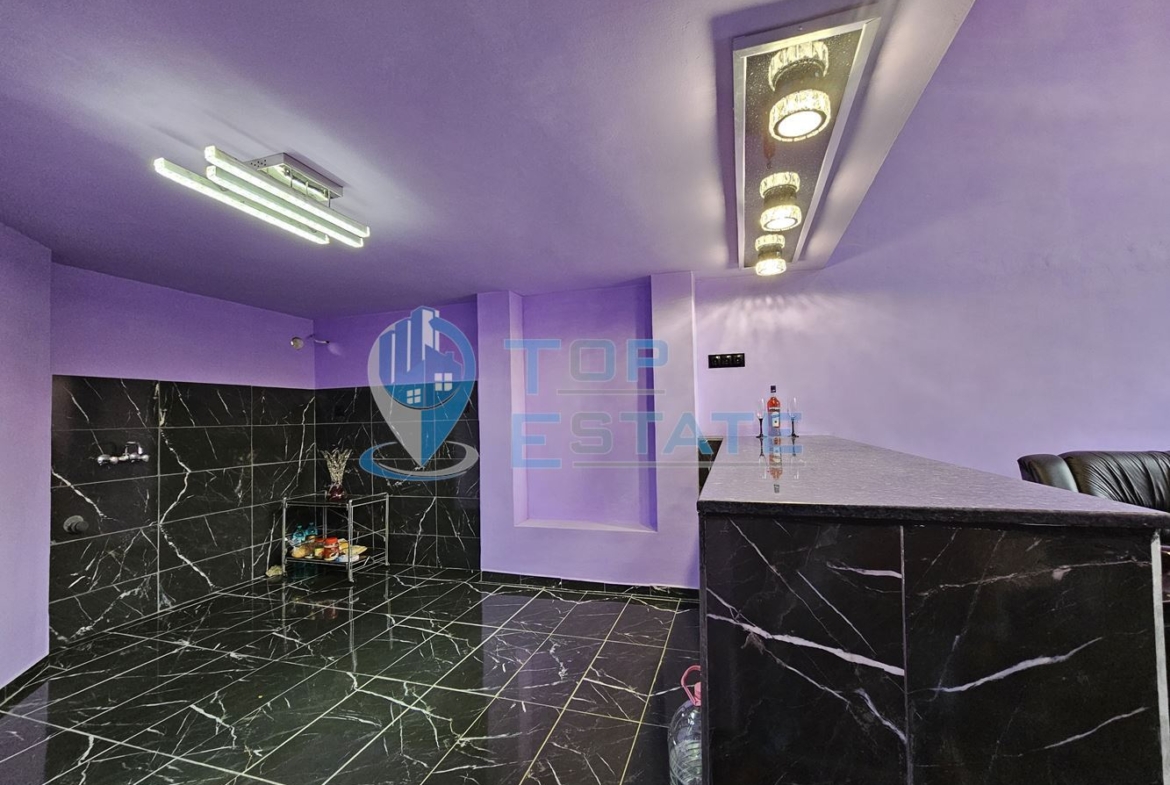 Ремонтирано тухлено жилище със самостоятелен вход в широкия център на гр. Велико Търново - 0