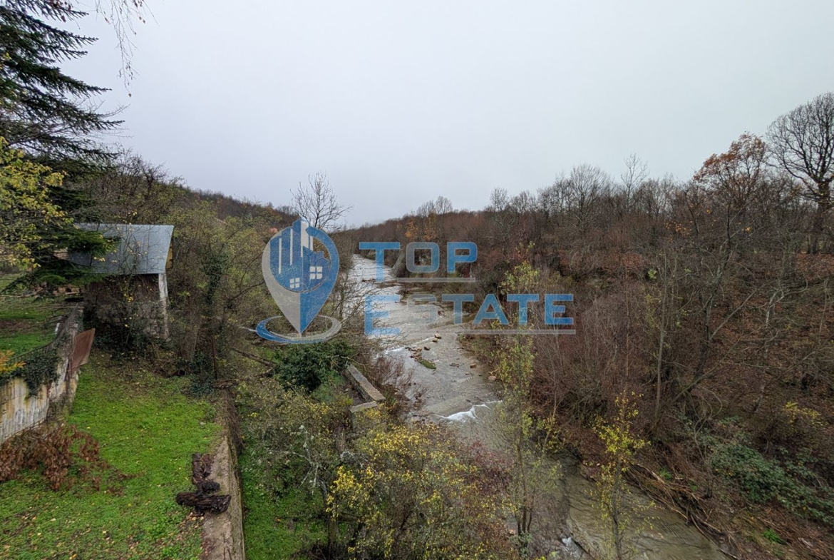 Двуетажна масивна вила до река в Еленския балкан - 0