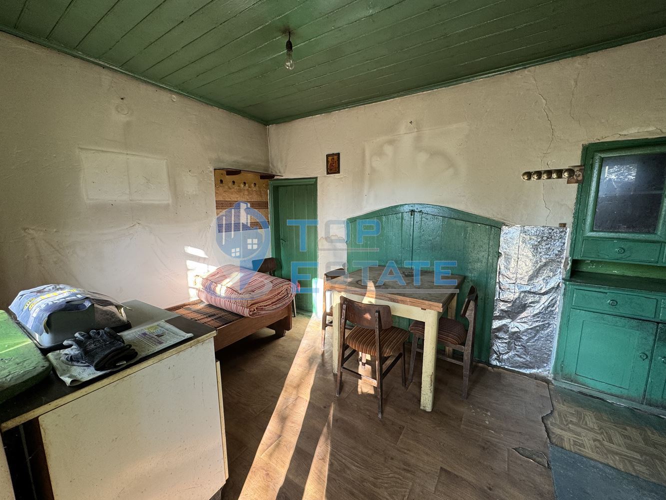 Къща с кладенец и допълнителна постройка в село Ресен, област Велико Търново-0 Къща с кладенец и допълнителна постройка в село Ресен, област Велико Търново - 0