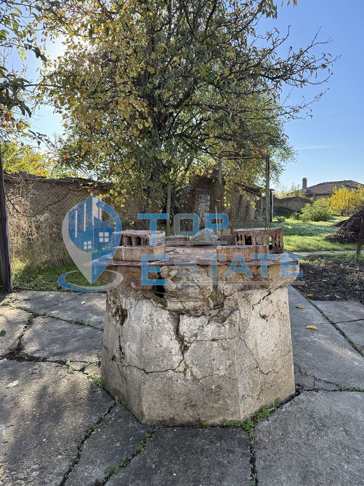 Къща с кладенец и допълнителна постройка в село Ресен, област Велико Търново-0 Къща с кладенец и допълнителна постройка в село Ресен, област Велико Търново - 0