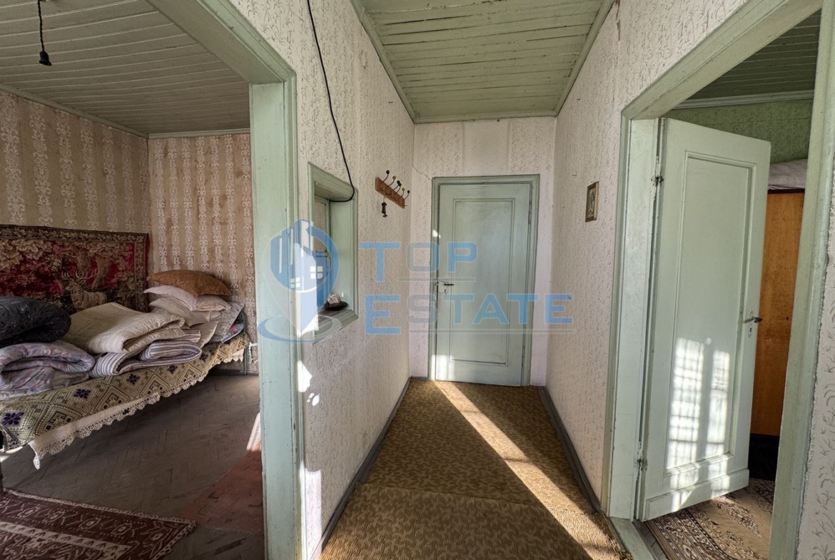 Къща с кладенец и допълнителна постройка в село Ресен, област Велико Търново - 0