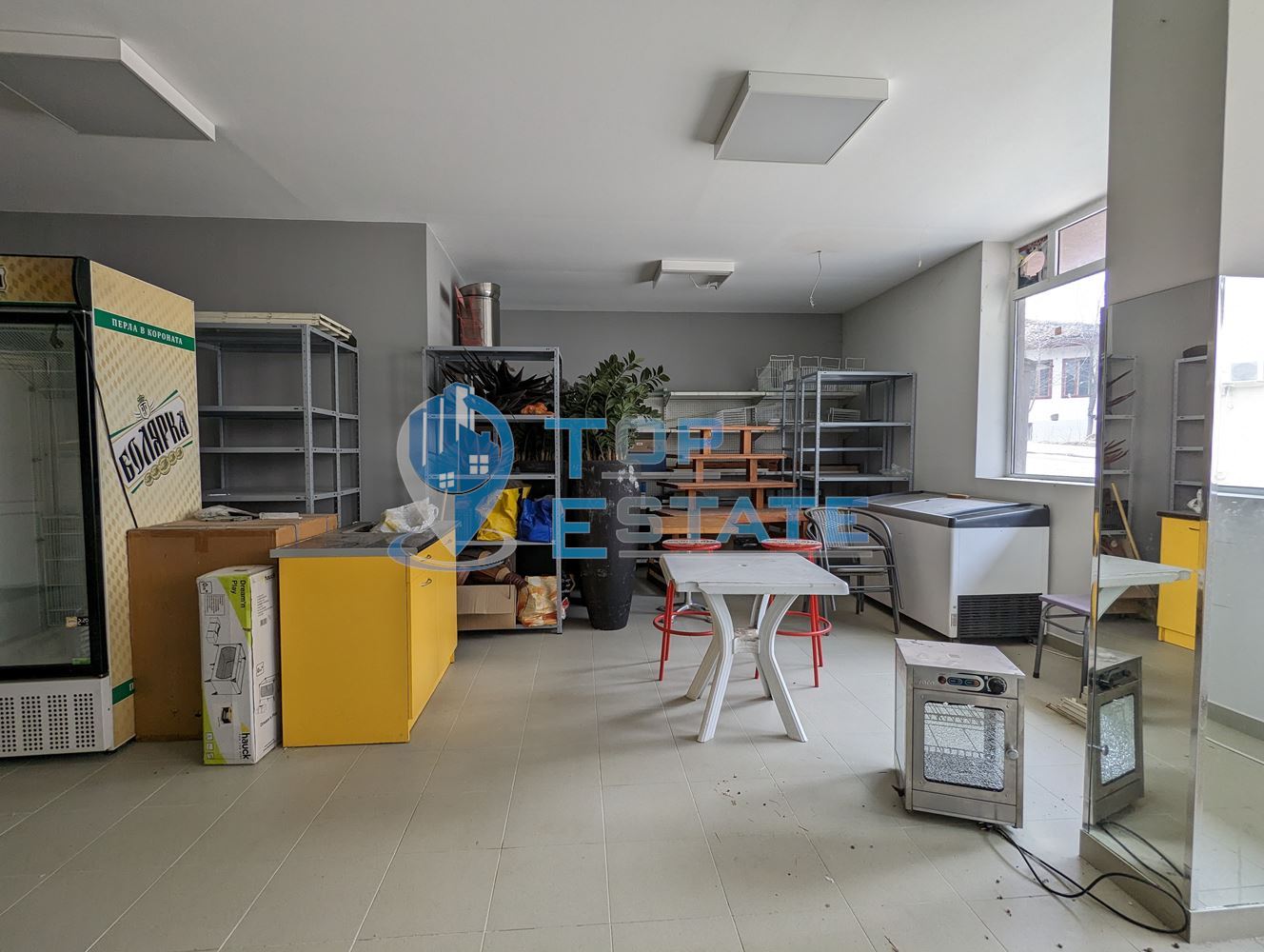 Търговска сграда на два етажа в центъра на град Златарица-0 Търговска сграда на два етажа в центъра на град Златарица - 0