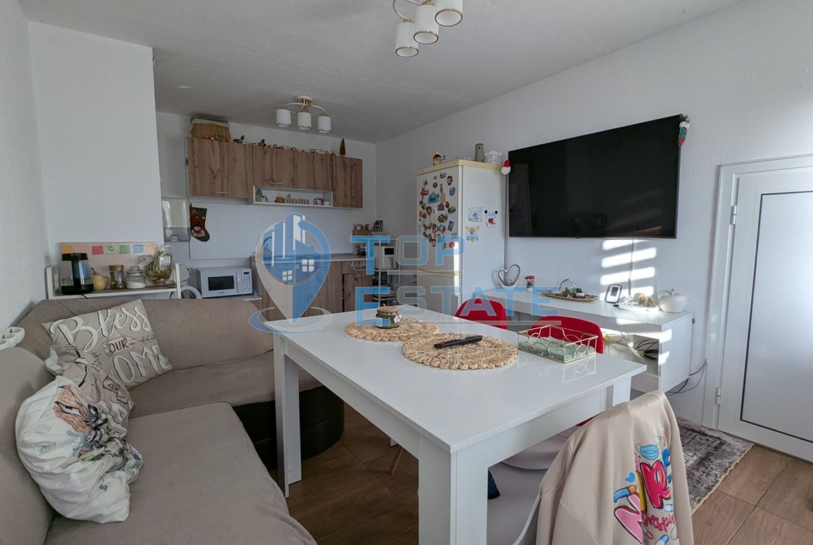 Ремонтирана къща с кладенец в село Поликраище, област Велико Търново - 0