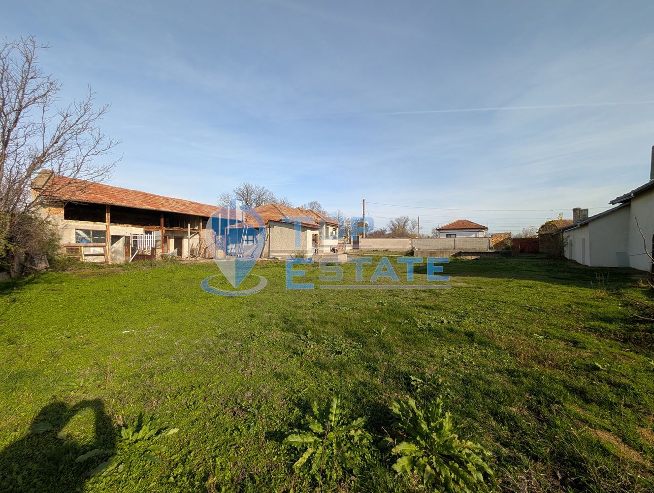 Ремонтирана и обзаведена къща с гараж в село Климентово-0 Ремонтирана и обзаведена къща с гараж в село Климентово - 0