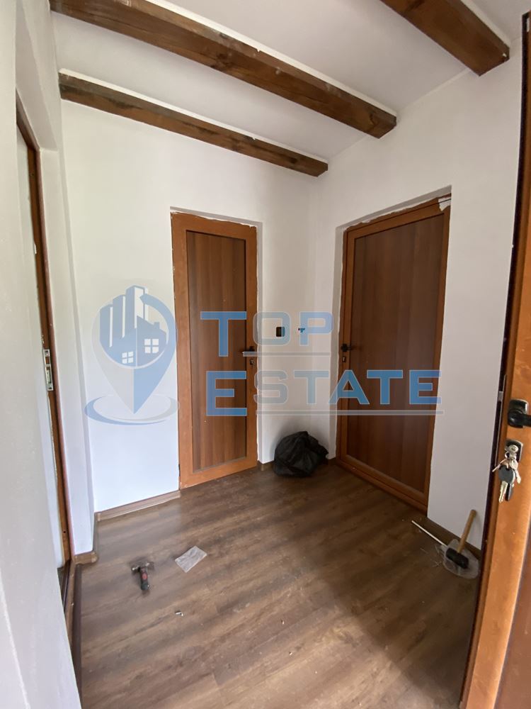 Двуетажна тухлена къща с панорамна гледка в Еленския балкан-0 Двуетажна тухлена къща с панорамна гледка в Еленския балкан - 0