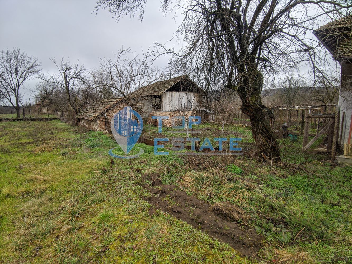 Двуетажна къща с голям двор в село Мусина - 0