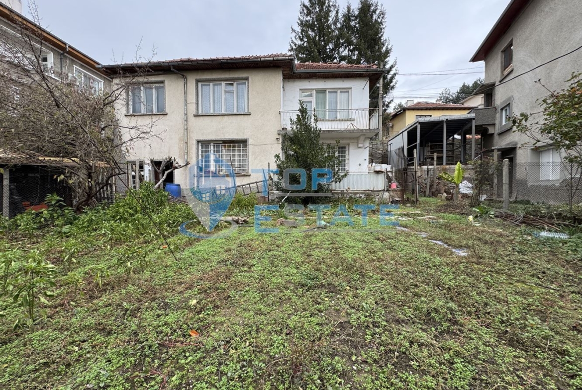 Парцел със сграда в квартал Акация, град Велико Търново - 0