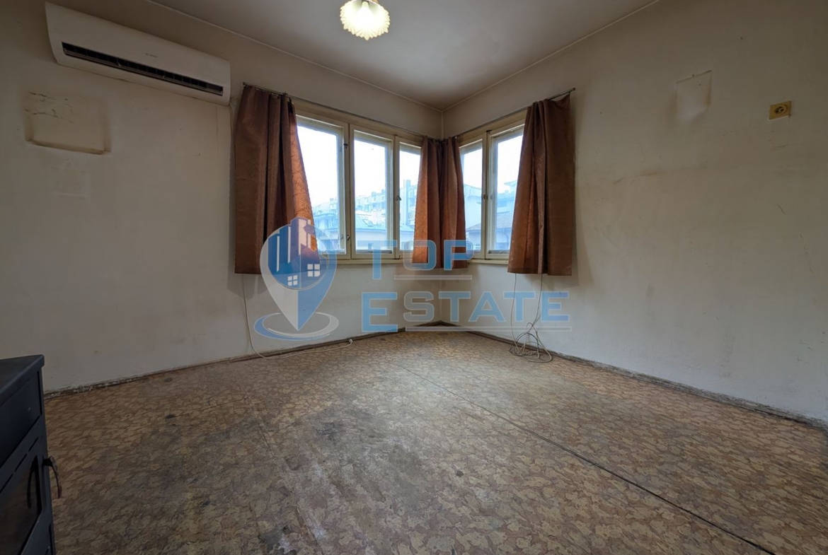 Многостаен тухлен апартамент в центъра на град Горна Оряховица - 0