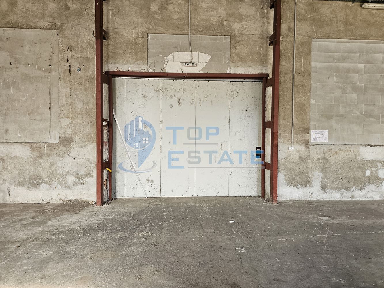 Инвестиционен промишлен имот с 2400 кв. м застроена площ и парцел с площ 20 дка - 0