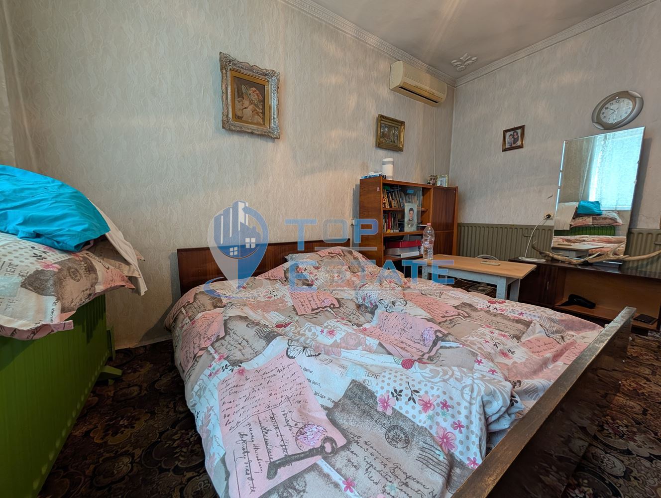 Две къщи, лятна кухня и гараж с голям двор в град Горна Оряховица - 0