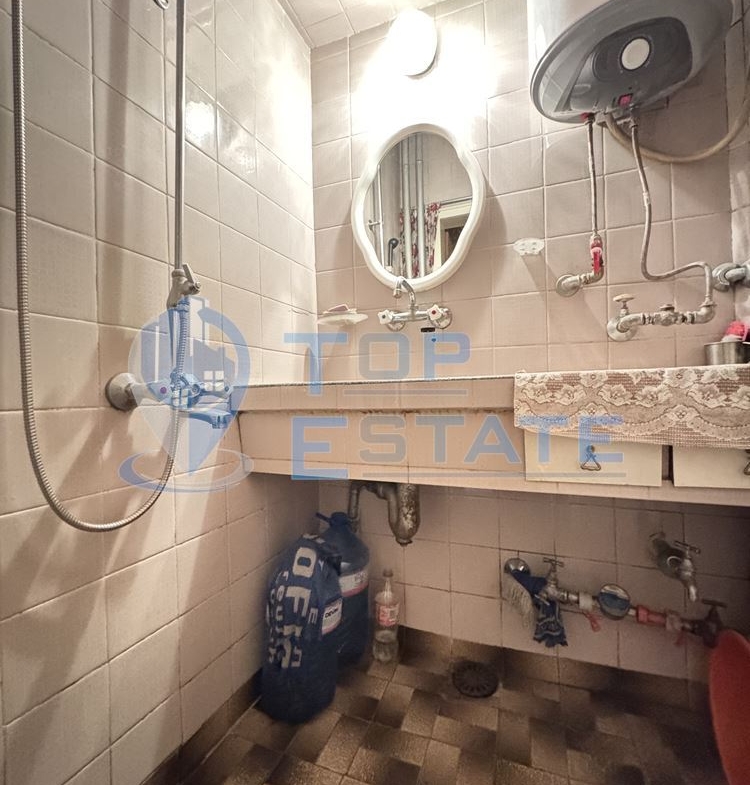 Многостаен обзаведен апартамент в центъра на град Велико Търново - 0