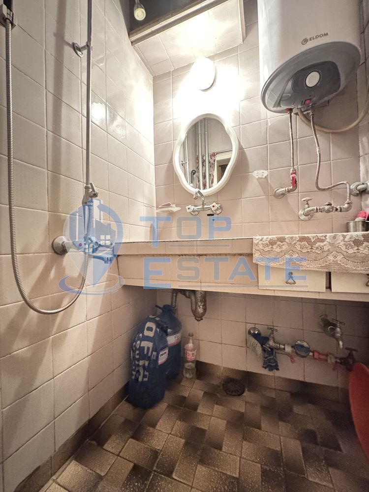 Многостаен обзаведен апартамент в центъра на град Велико Търново - 0