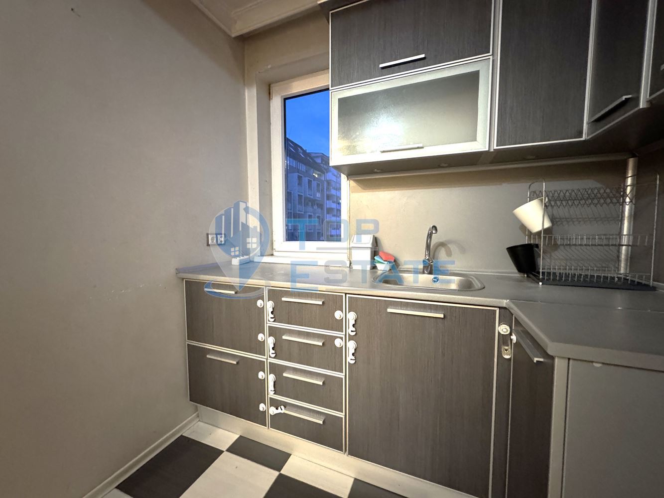 Ремонтиран газифициран мезонет с две спални в квартал Колю Фичето, град Велико Търново-0 Ремонтиран газифициран мезонет с две спални в квартал Колю Фичето, град Велико Търново - 0