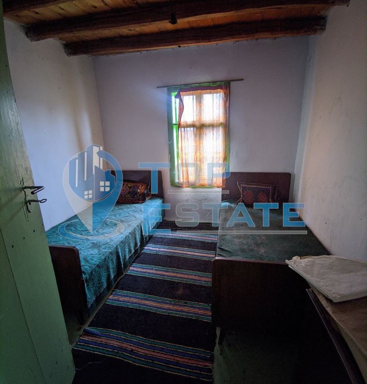 Двуетажна къща с голям двор в село Мусина - 0