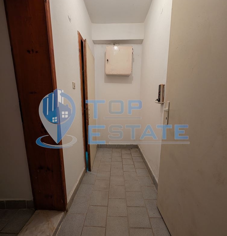 Едноетажна монолитна къща в центъра на град Златарица - 0