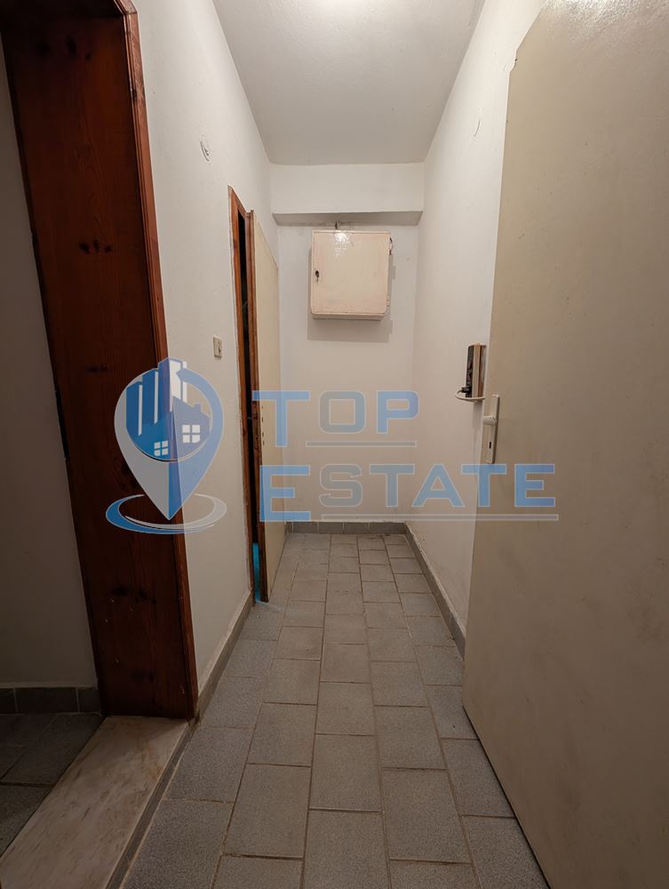 Едноетажна монолитна къща в центъра на град Златарица - 0