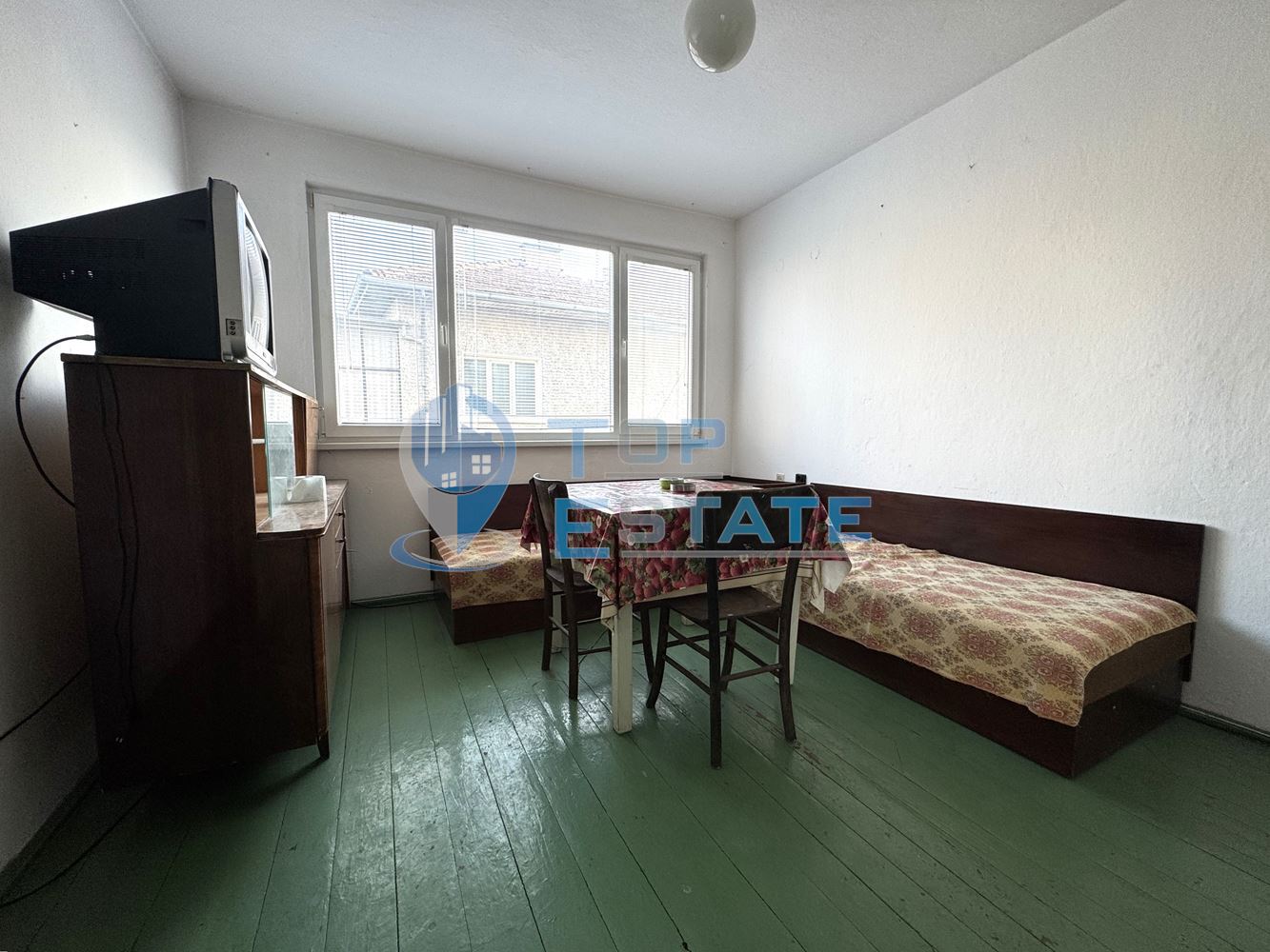 Многостаен тухлен апартамент с гараж и сутерен в центъра на град Велико Търново-0 Многостаен тухлен апартамент с гараж и сутерен в центъра на град Велико Търново - 0