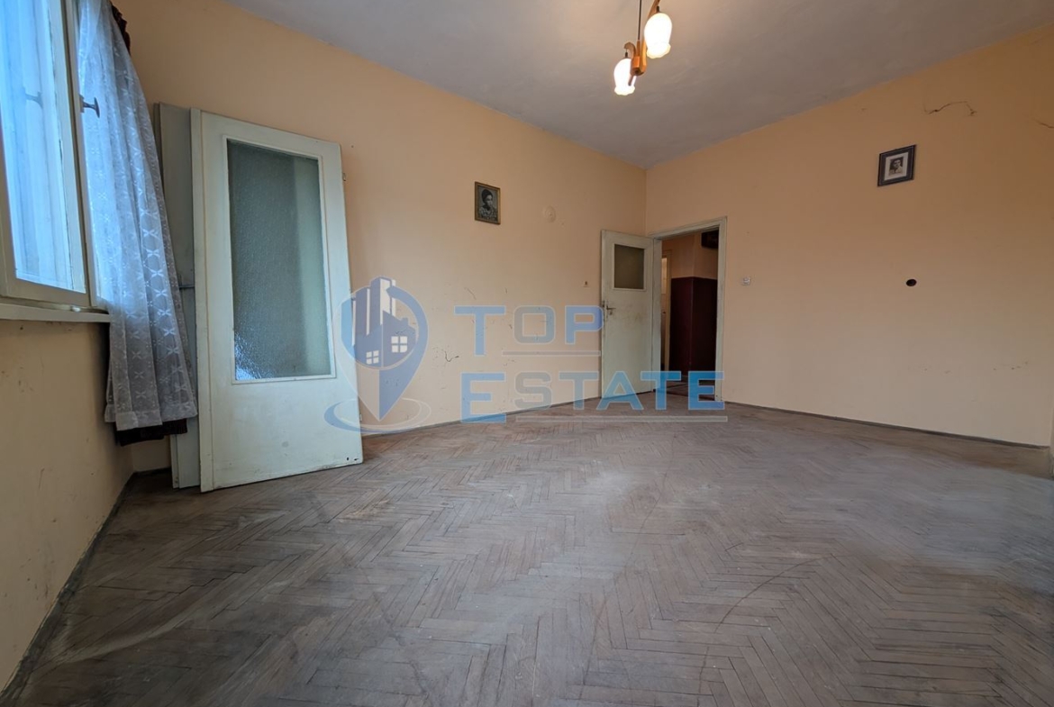 Многостаен тухлен апартамент в центъра на град Горна Оряховица - 0