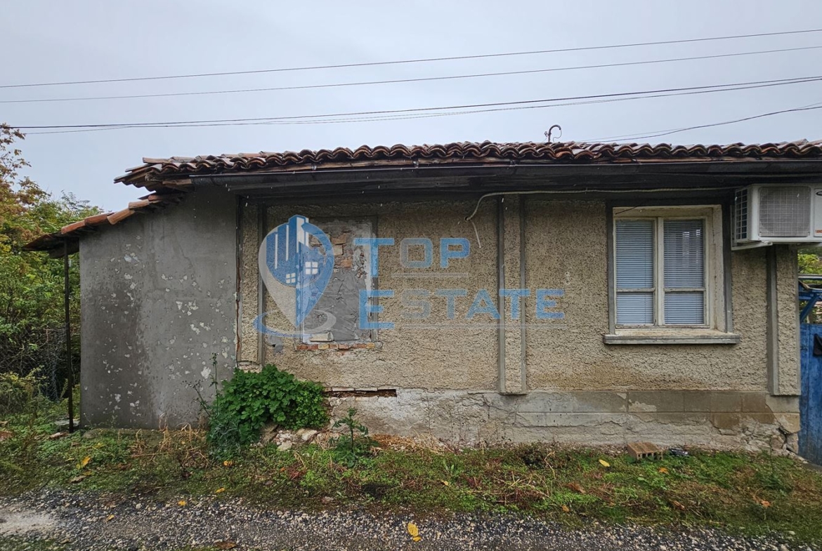 Къща с вътрешна баня с тоалетна в село Драгижево, област Велико Търново - 0