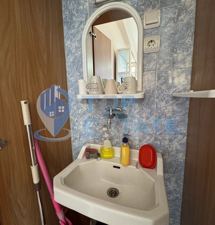 Обзаведен офис под наем в центъра на град Велико Търново - 0