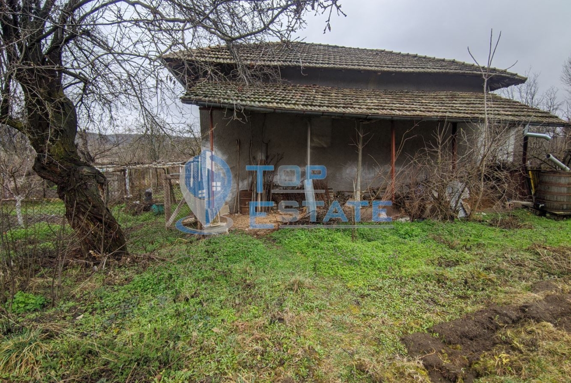 Двуетажна къща с голям двор в село Мусина - 0