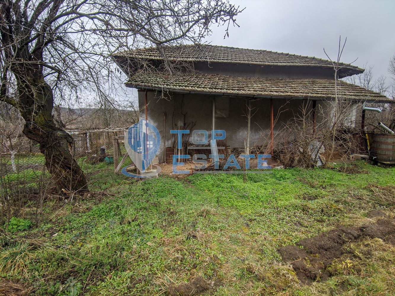 Двуетажна къща с голям двор в село Мусина - 0