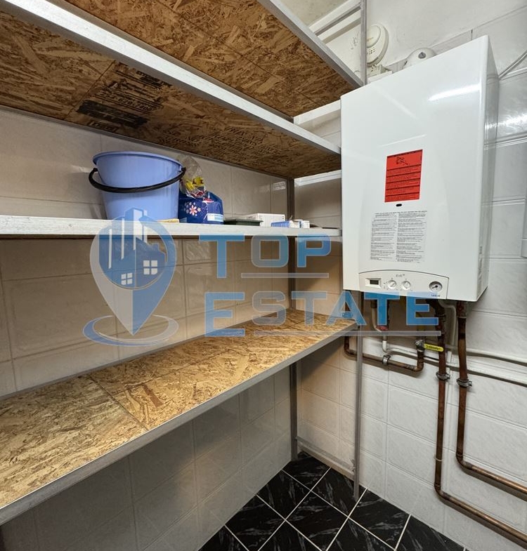 Ремонтиран газифициран мезонет с две спални в квартал Колю Фичето, град Велико Търново - 0