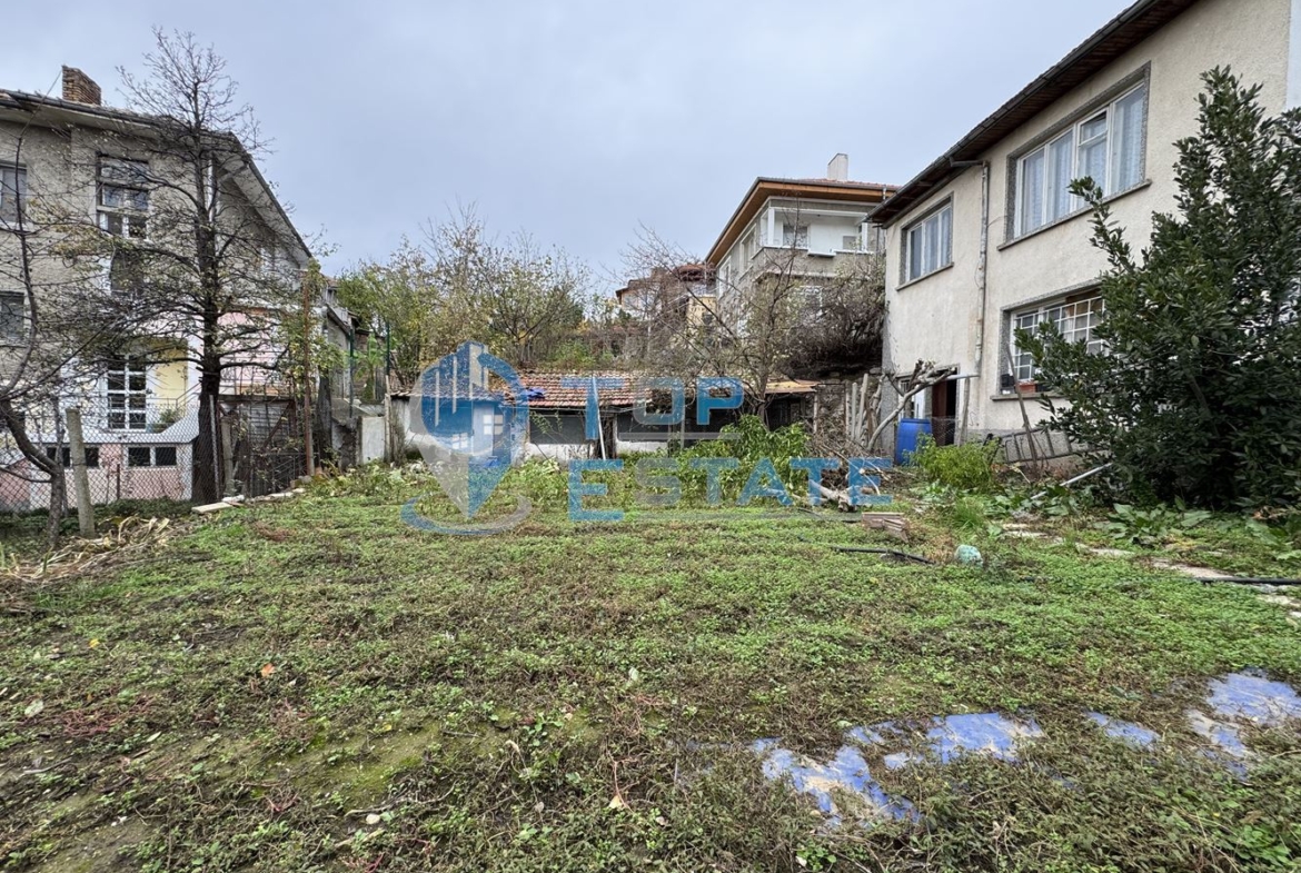 Парцел със сграда в квартал Акация, град Велико Търново - 0