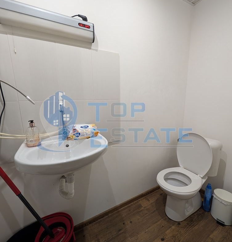 Две къщи, лятна кухня и гараж с голям двор в град Горна Оряховица - 0