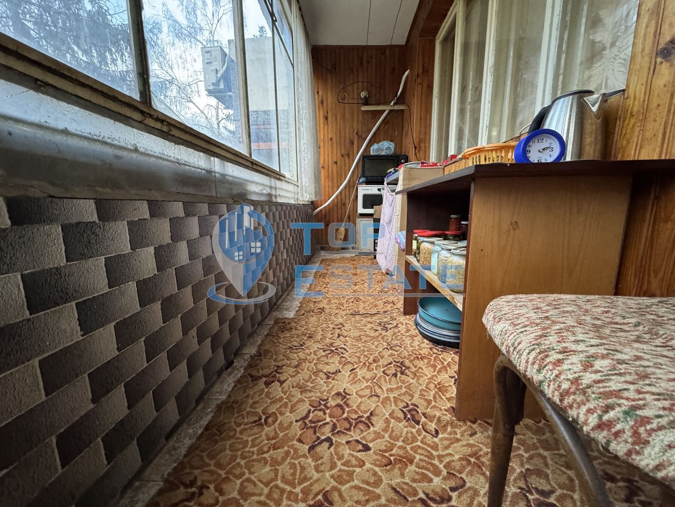 Тристаен тухлен апартамент в центъра на град Велико Търново - 0