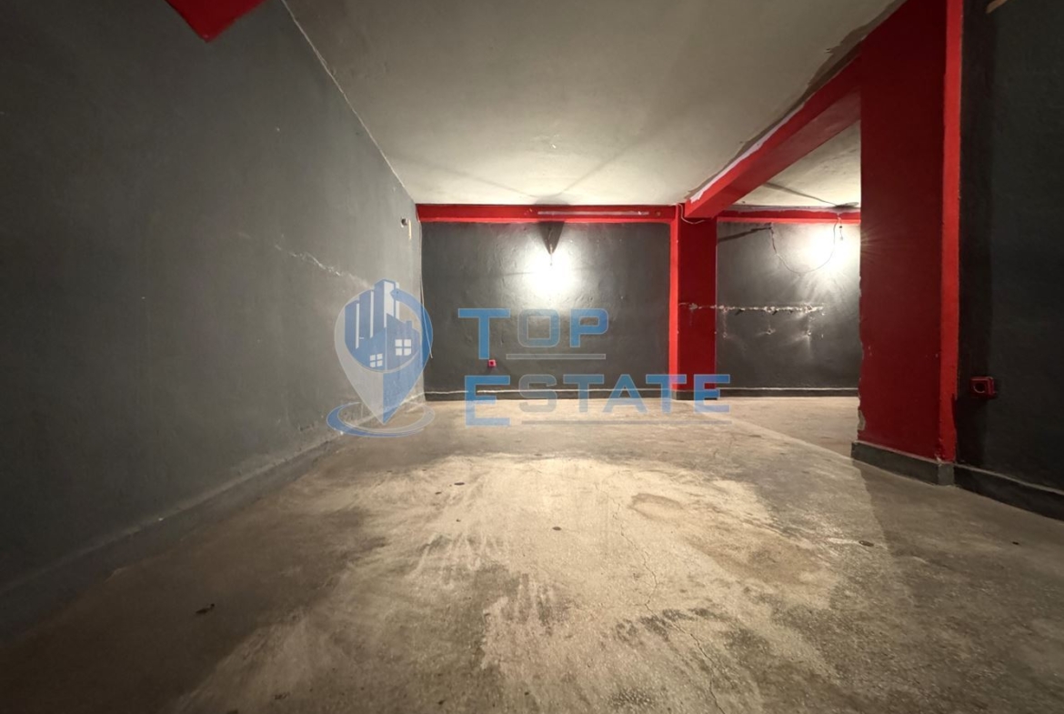 Просторно южно търговско помещение в центъра на град Велико Търново - 0