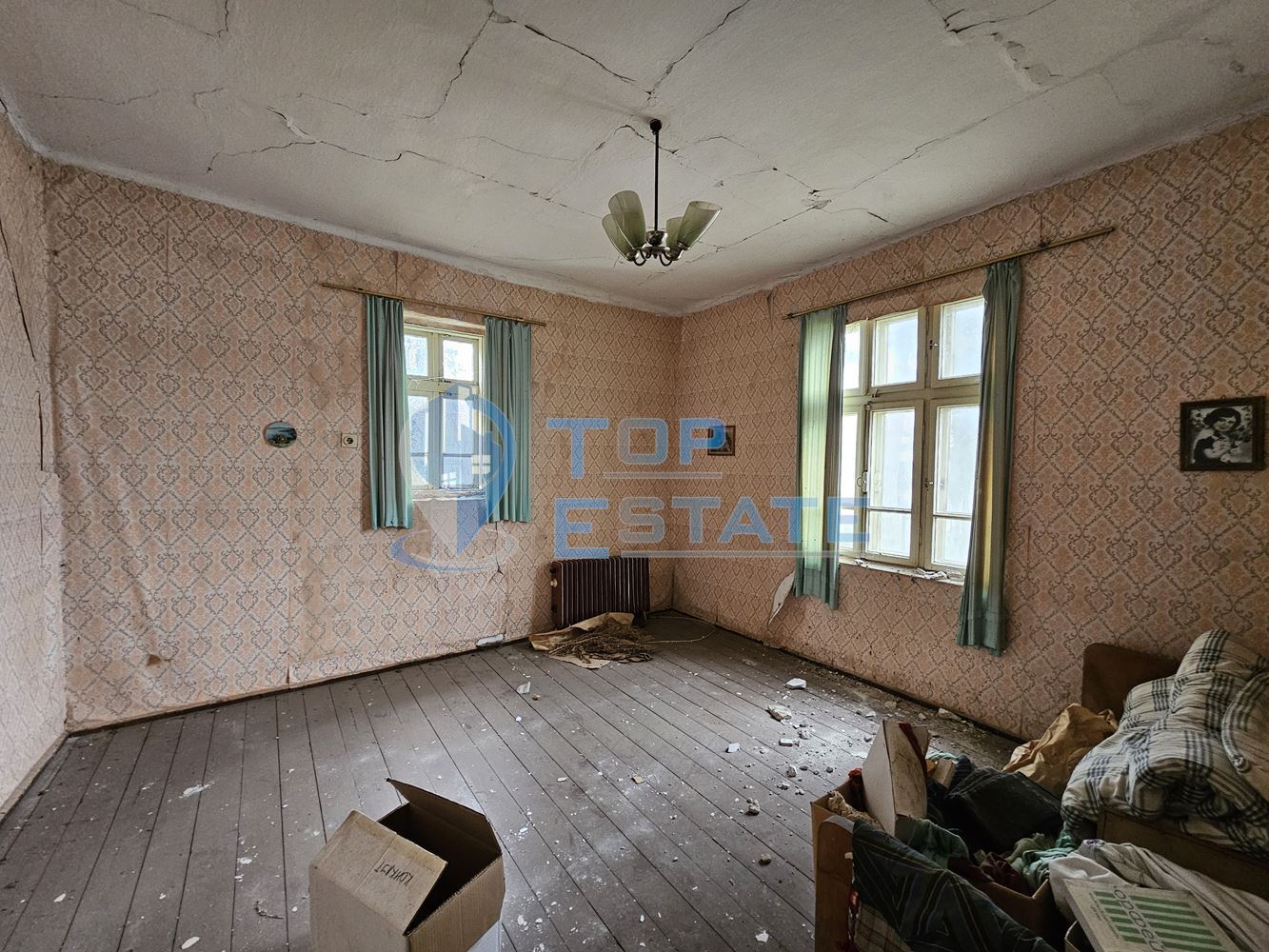 Двуетажна тухлена къща с гараж и двор в село Пиперково, област Русе-0 Двуетажна тухлена къща с гараж и двор в село Пиперково, област Русе - 0