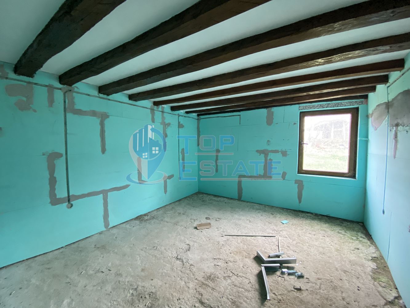 Двуетажна тухлена къща с панорамна гледка в Еленския балкан-0 Двуетажна тухлена къща с панорамна гледка в Еленския балкан - 0