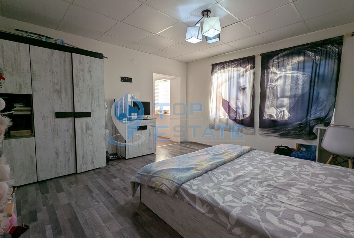 Ремонтирана къща с кладенец в село Поликраище, област Велико Търново - 0