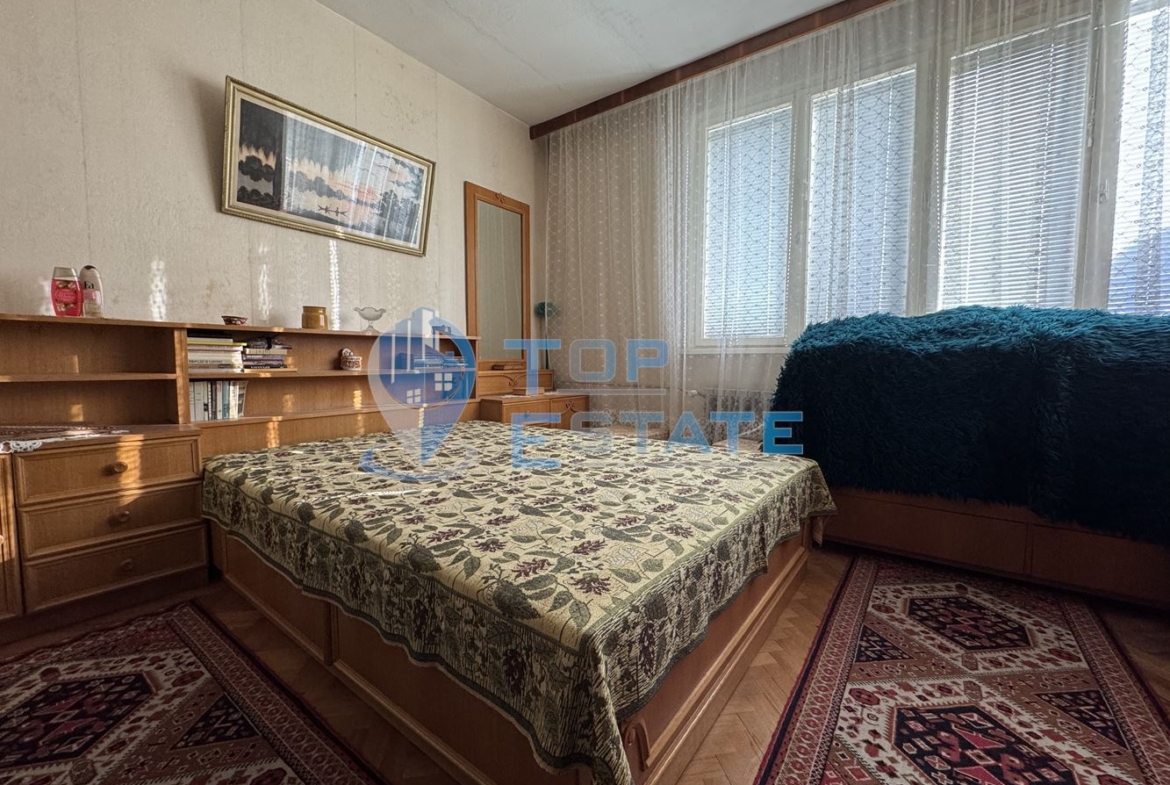 Многостаен обзаведен апартамент в центъра на град Велико Търново - 0