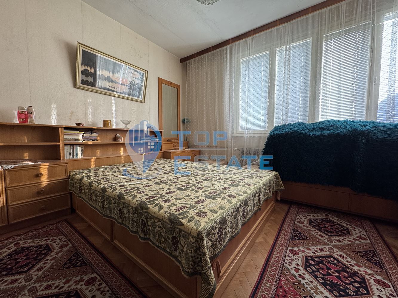 Многостаен обзаведен апартамент в центъра на град Велико Търново - 0