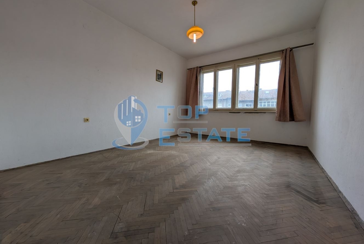 Многостаен тухлен апартамент в центъра на град Горна Оряховица - 0