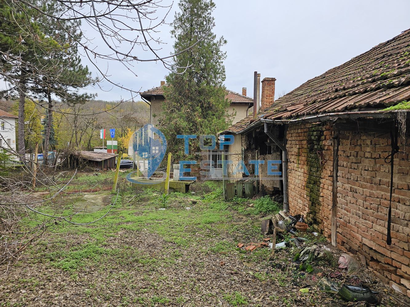 Двуетажна тухлена къща с гараж и двор в село Пиперково, област Русе-0 Двуетажна тухлена къща с гараж и двор в село Пиперково, област Русе - 0