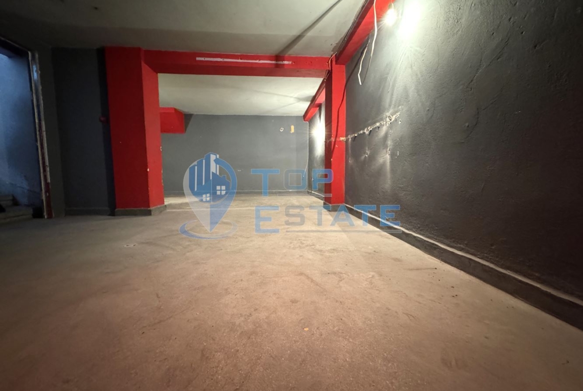 Просторно южно търговско помещение в центъра на град Велико Търново - 0